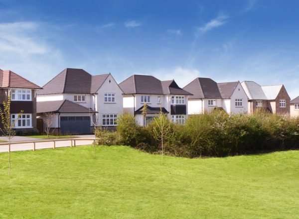 redrow-new-build-homes-streetscene